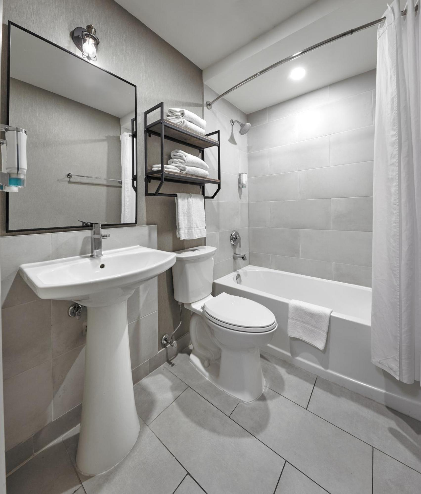 Canadas Best Value Inn Toronto Ngoại thất bức ảnh
