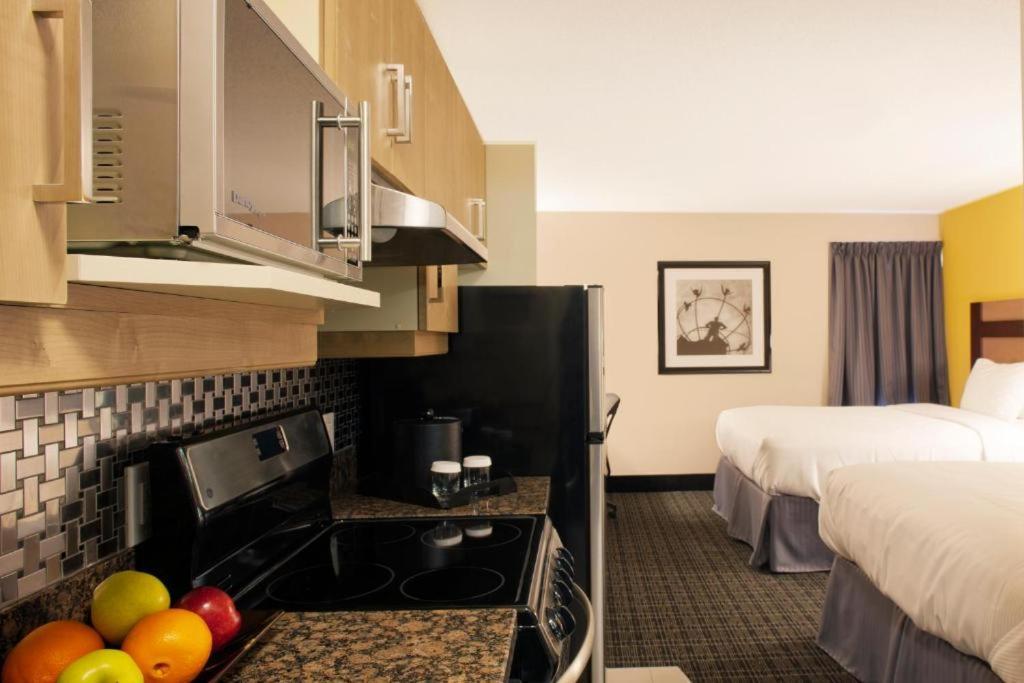 Canadas Best Value Inn Toronto Ngoại thất bức ảnh