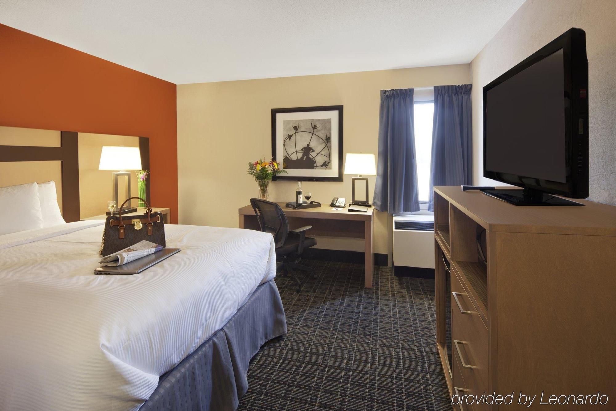 Canadas Best Value Inn Toronto Ngoại thất bức ảnh