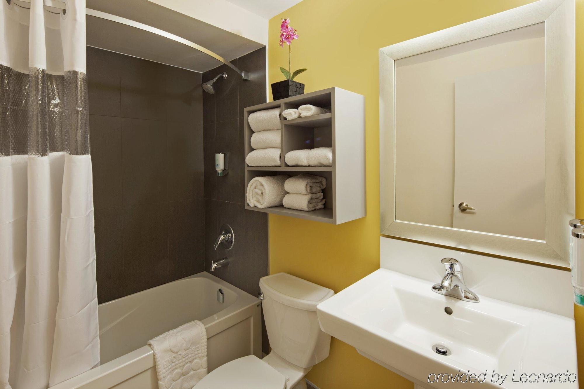 Canadas Best Value Inn Toronto Ngoại thất bức ảnh