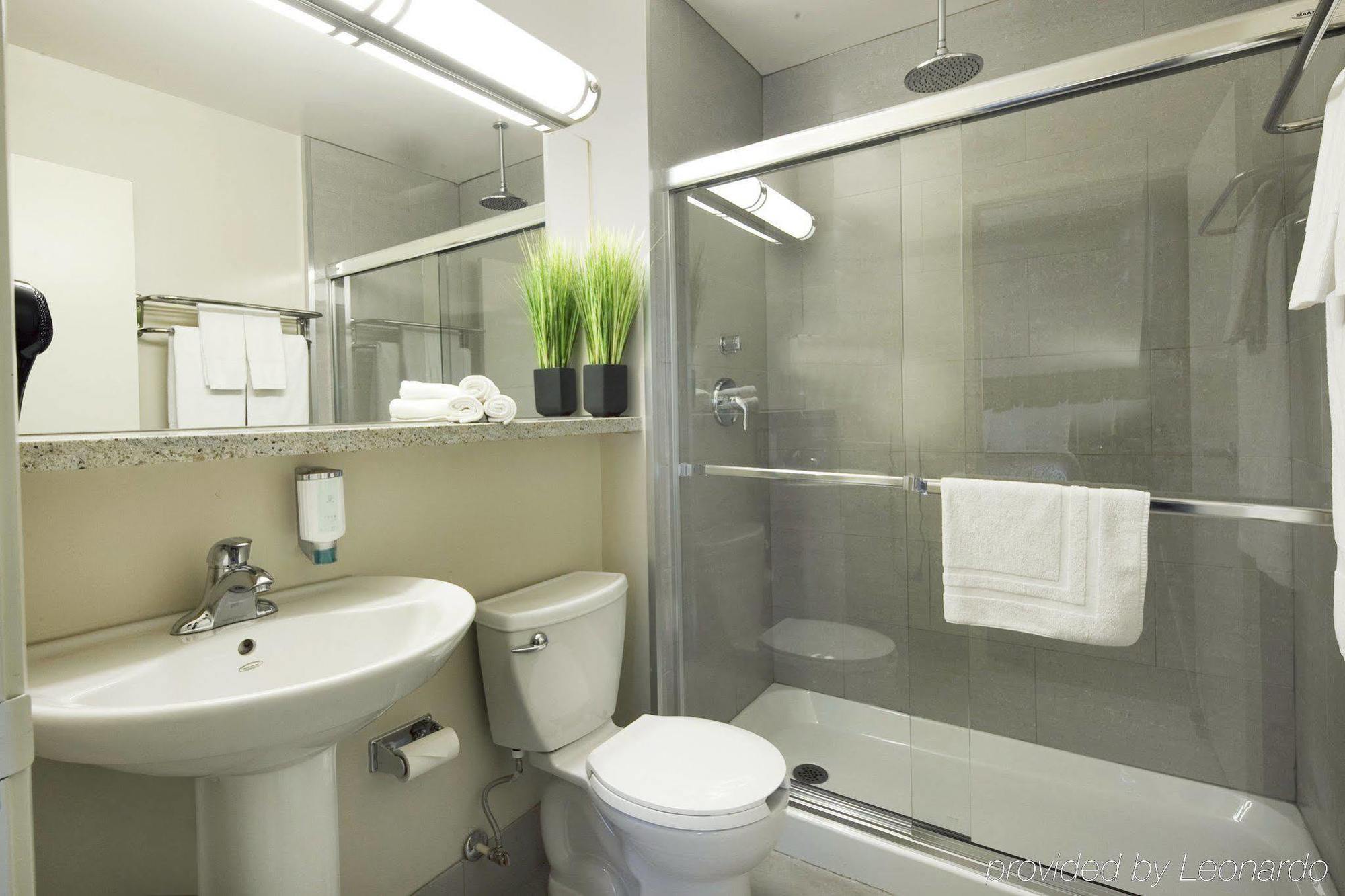 Canadas Best Value Inn Toronto Phòng bức ảnh